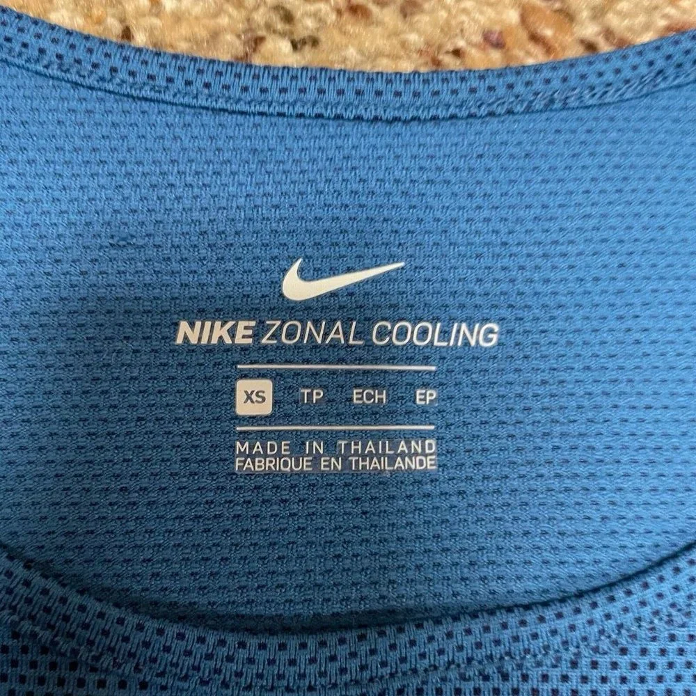 Nike Womens XS Zonal Cooling‎ Relay Short Sleeve